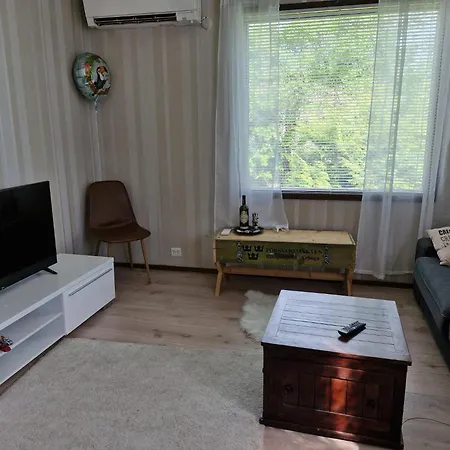 Kolmio Kaurialassa Daire
